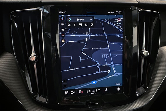 Volvo XC60 14 of 22