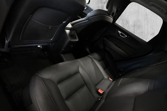 Volvo XC60 17 of 22