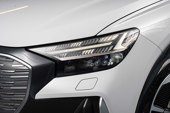 Audi Q4 e-tron 10 of 30