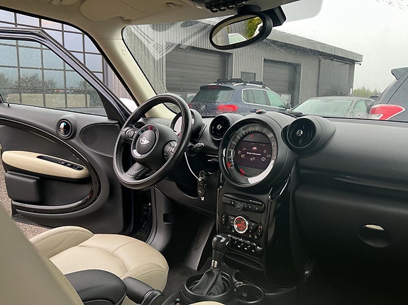 MINI Cooper 15 of 22
