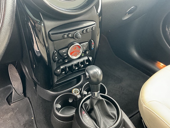MINI Cooper 14 of 22