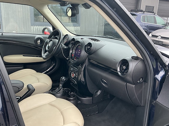 MINI Cooper 17 of 22