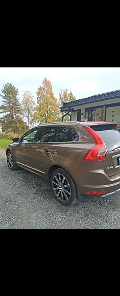 Volvo XC60 8 of 11