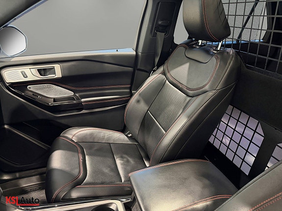 Ford Explorer 14 of 30