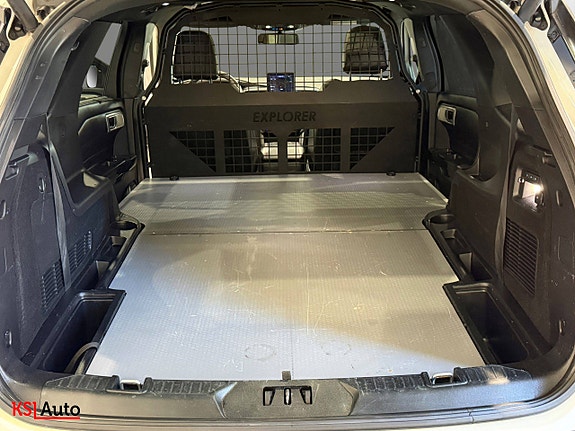 Ford Explorer 25 of 30
