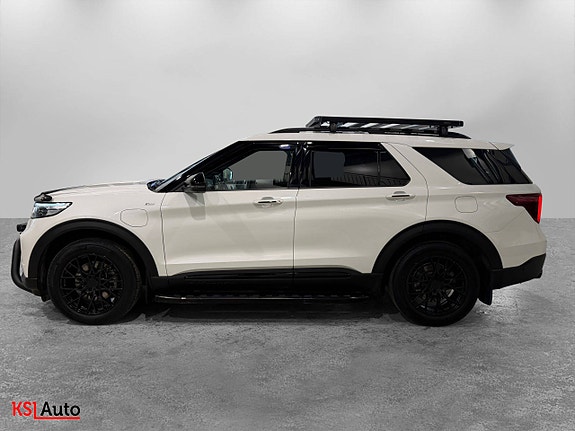 Ford Explorer 7 of 30
