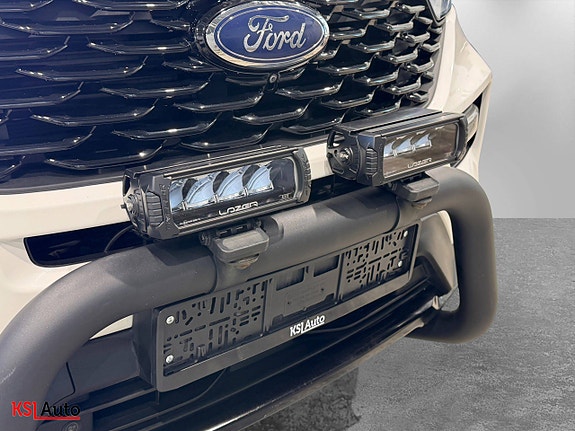 Ford Explorer 8 of 30