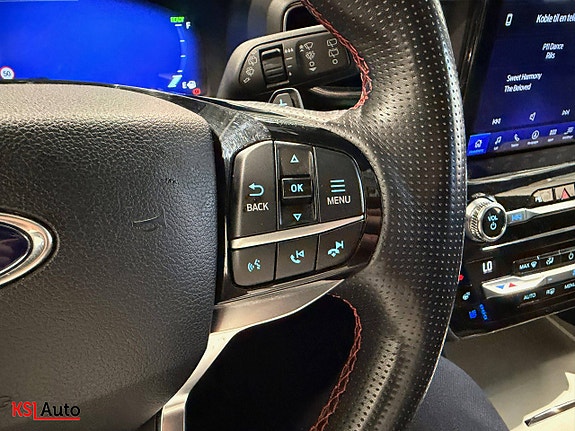 Ford Explorer 18 of 30