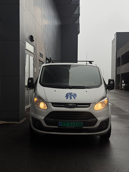 Ford Transit Custom 3 of 5