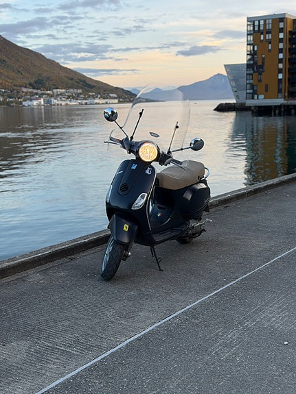 Vespa LX 125 3 of 7