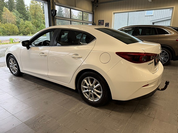 Mazda 3 4 of 26