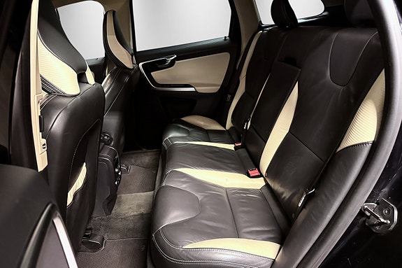 Volvo XC60 23 of 30