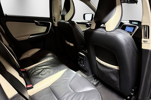Volvo XC60 22 of 30