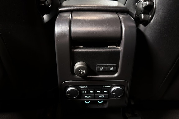 Volvo XC60 25 of 30