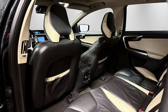 Volvo XC60 24 of 30