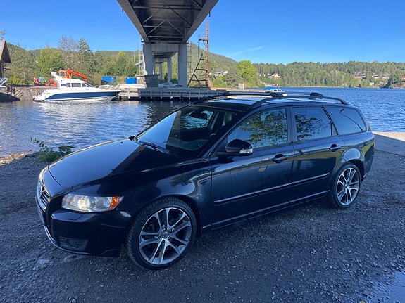 Volvo V50 2 of 25