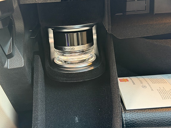 Mercedes-Benz EQC400 24 of 30