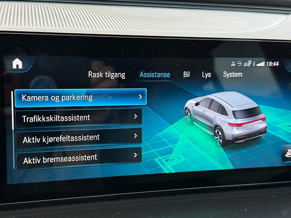 Mercedes-Benz EQC400 26 of 30