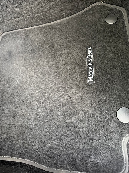 Mercedes-Benz EQC400 14 of 30