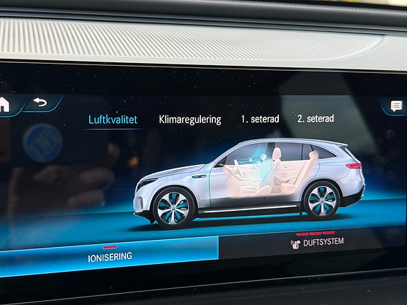 Mercedes-Benz EQC400 22 of 30