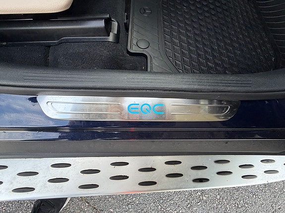 Mercedes-Benz EQC400 15 of 30
