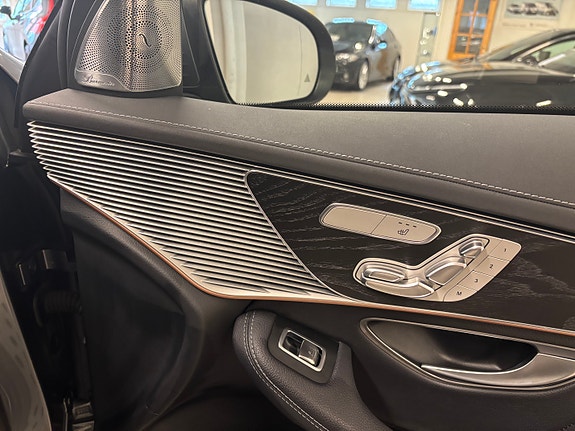 Mercedes-Benz EQC400 6 of 30
