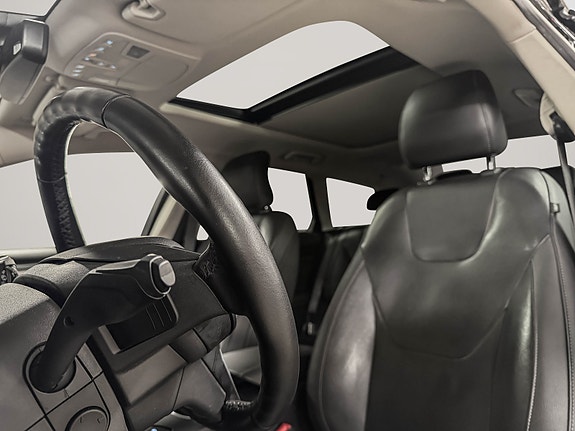 Ford Mondeo 13 of 30