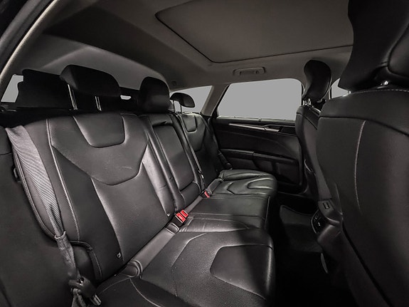 Ford Mondeo 26 of 30