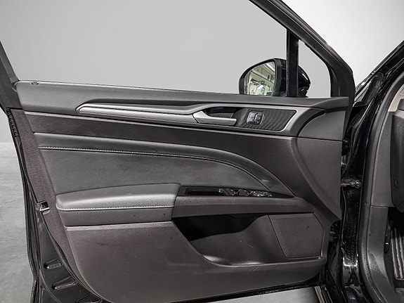 Ford Mondeo 10 of 30