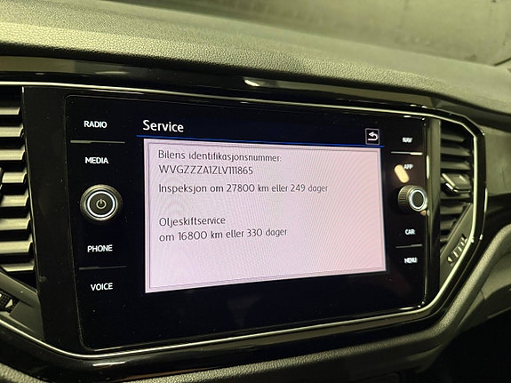 Volkswagen T-Roc 24 of 30