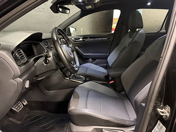 Volkswagen T-Roc 30 of 30