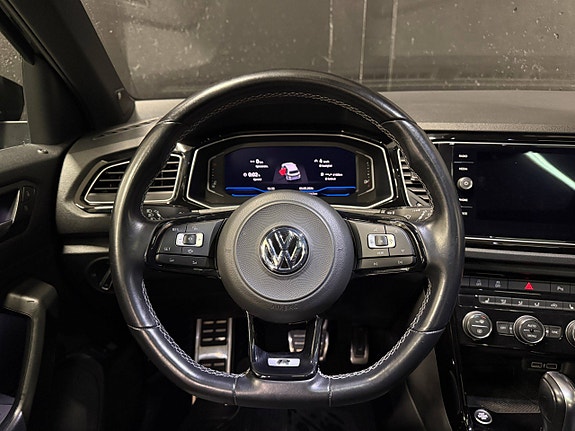 Volkswagen T-Roc 10 of 30