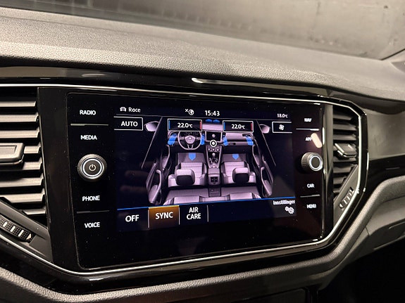 Volkswagen T-Roc 25 of 30