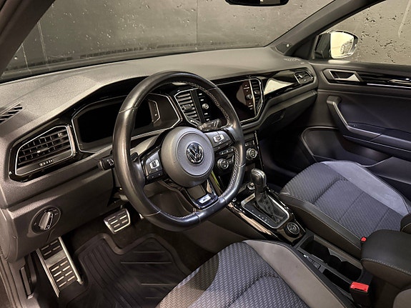 Volkswagen T-Roc 8 of 30