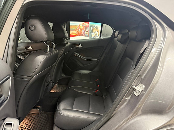 Mercedes-Benz GLA200 23 of 24