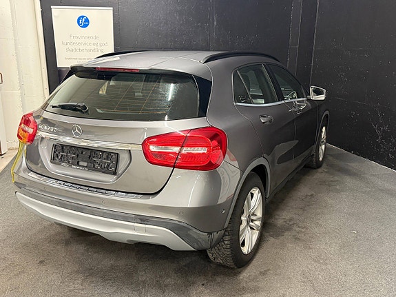 Mercedes-Benz GLA200 7 of 24
