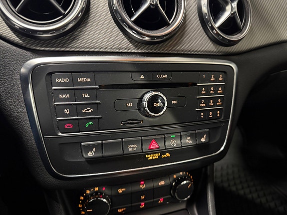 Mercedes-Benz GLA200 17 of 24