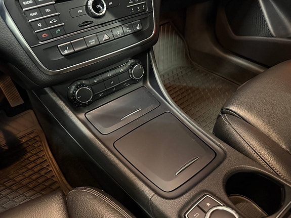 Mercedes-Benz GLA200 21 of 24