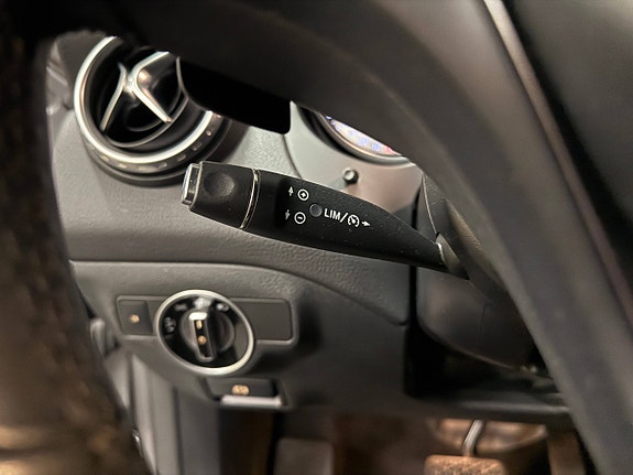 Mercedes-Benz GLA200 19 of 24