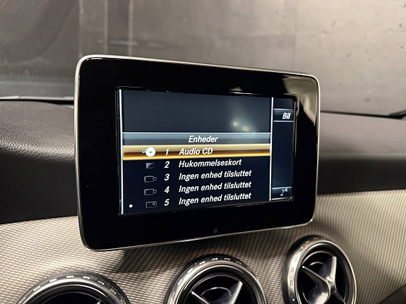 Mercedes-Benz GLA200 20 of 24