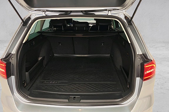 Volkswagen Passat 20 of 29