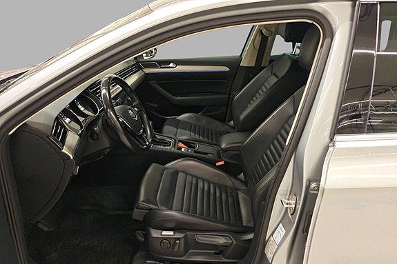 Volkswagen Passat 9 of 29