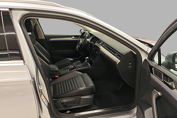 Volkswagen Passat 17 of 29