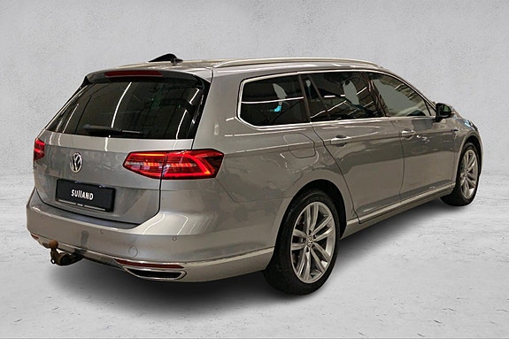 Volkswagen Passat 5 of 29