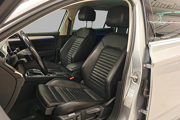 Volkswagen Passat 16 of 29