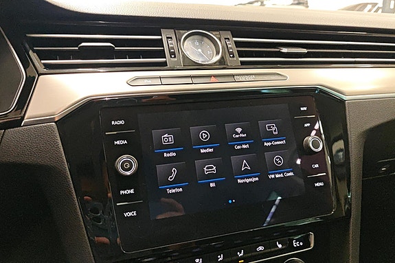 Volkswagen Passat 25 of 29