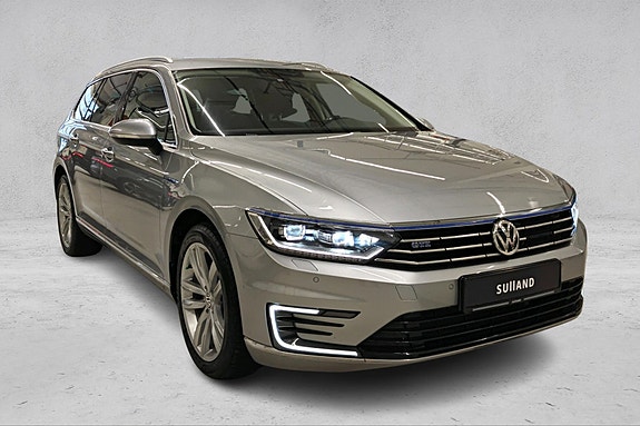 Volkswagen Passat 7 of 29