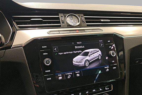 Volkswagen Passat 24 of 29