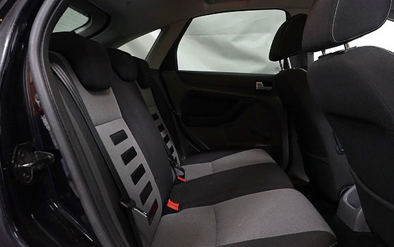 Ford Focus 8 of 12