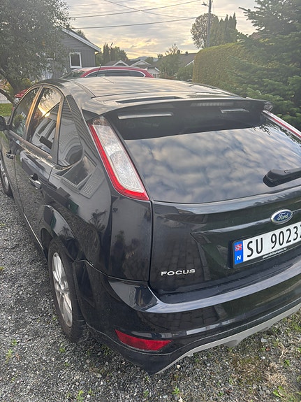 Ford Focus 4 of 12
